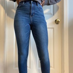 American Eagle Curvy Jeans